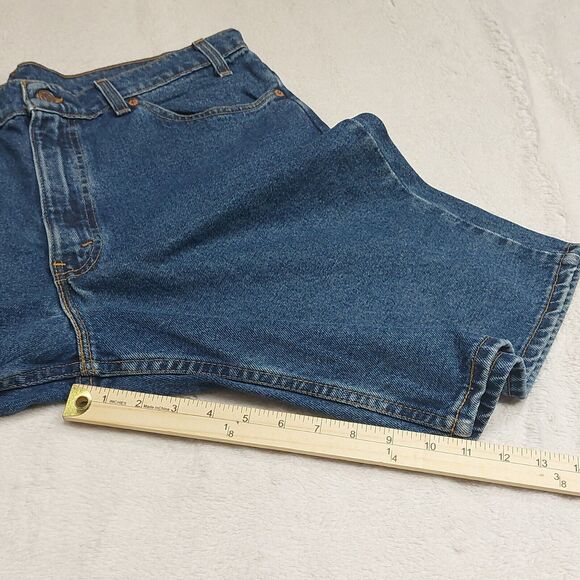 Vintage 90's Levi's 550 Relaxed Fit Baggy Medium Wash Denim Jean Shorts Size 38 - Picture 4 of 7